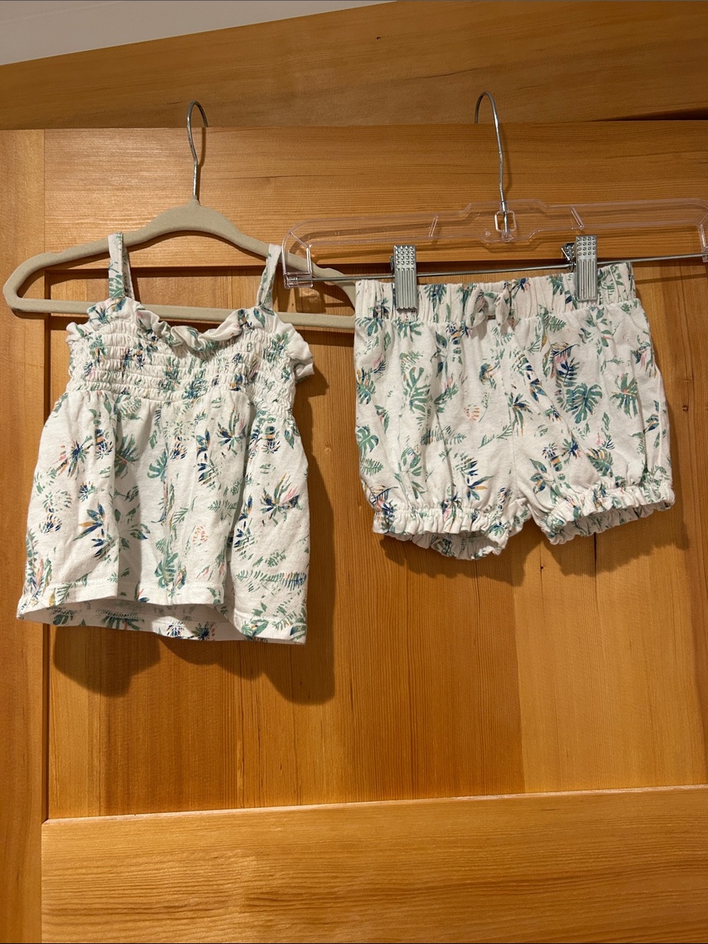 Nordstrom White Floral Tank & Shorts Pajama Set with Green Leaf Print